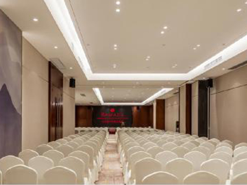 华美达酒店会议室