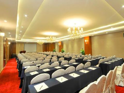 华文森林酒店会议室